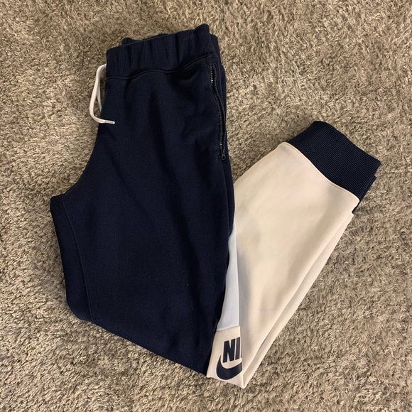 nike joggers - Picture 3 of 5